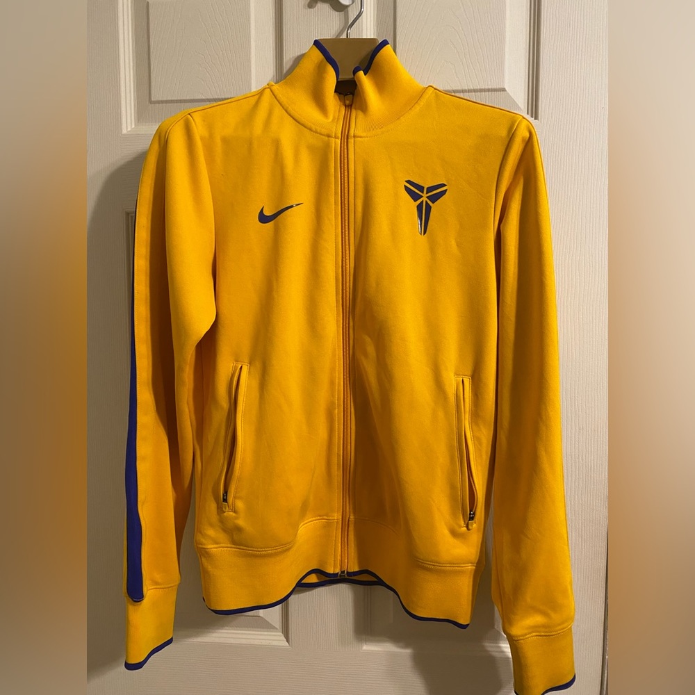 Nike Kobe mamba jacket Small yellow